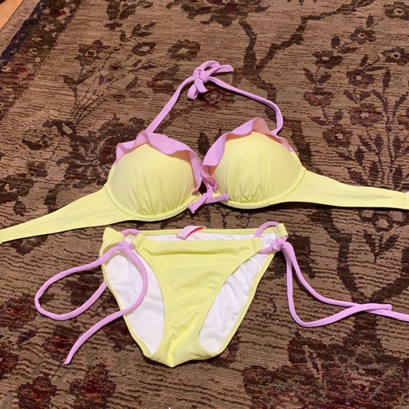 Victoria’s Secret size XS swim bottoms! - Picture 2 of 7